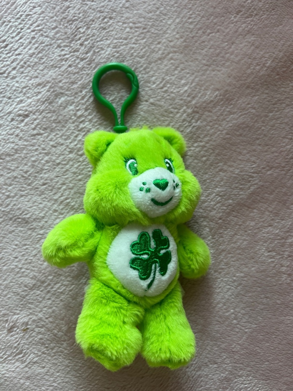 Green Plush Shamrock Bear Clip-On Keychain - Kids Toys